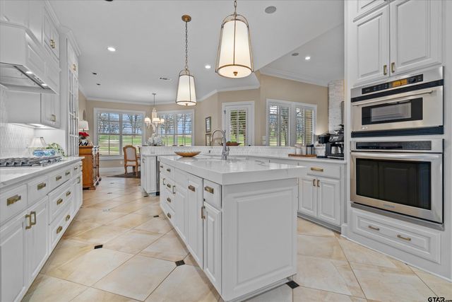 4306 Cascades Boulevard, Tyler, TX 75709