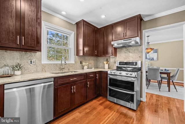 8309 MAGIC LEAF RD, Springfield, VA 22153