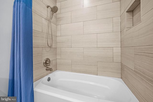 8309 MAGIC LEAF RD, Springfield, VA 22153