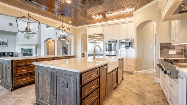 195 Angelina Drive, Aledo, TX 76008