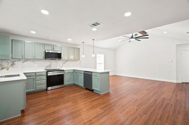 1720 N Bent Tree Trail, Grand Prairie, TX 75052