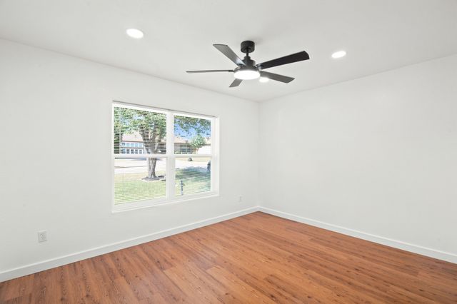 1720 N Bent Tree Trail, Grand Prairie, TX 75052