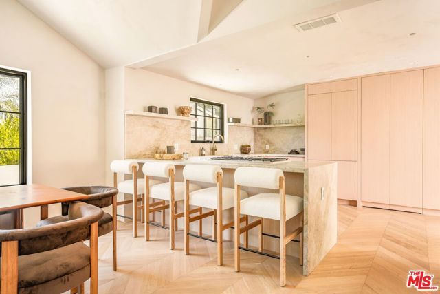 8353 Sunset View Drive, Los Angeles, CA 90069