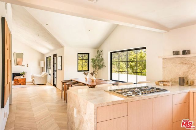 8353 Sunset View Drive, Los Angeles, CA 90069