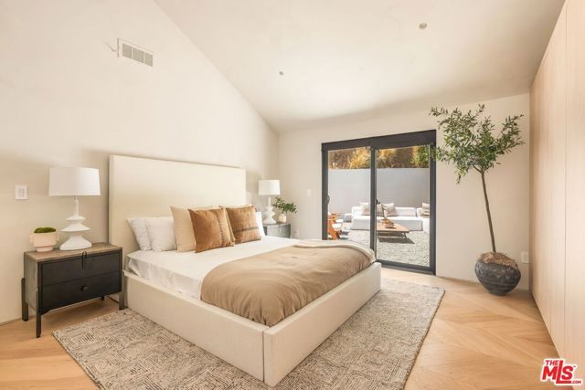 8353 Sunset View Drive, Los Angeles, CA 90069