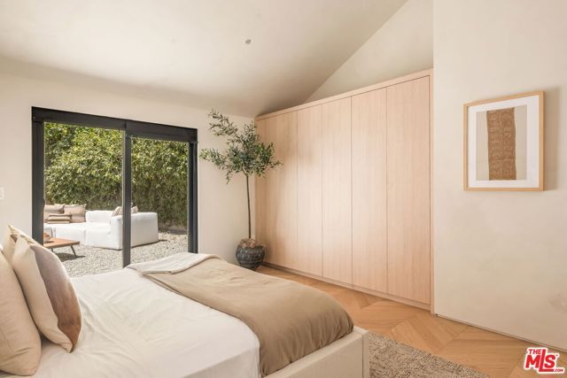 8353 Sunset View Drive, Los Angeles, CA 90069