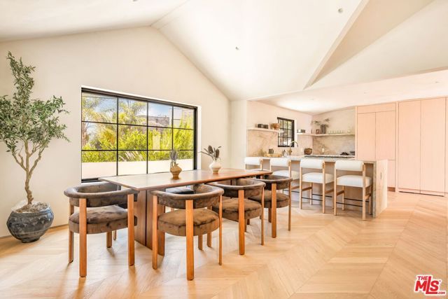 8353 Sunset View Drive, Los Angeles, CA 90069