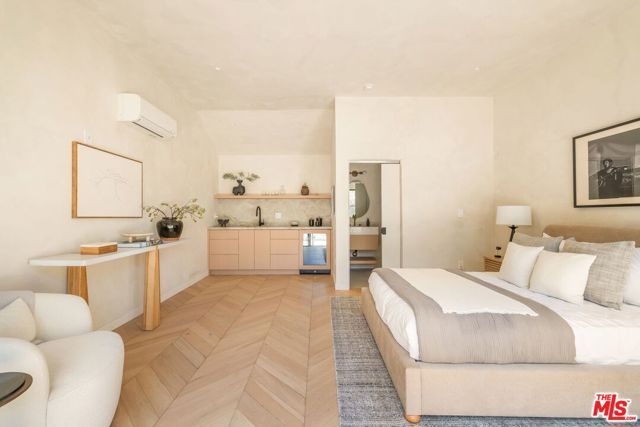 8353 Sunset View Drive, Los Angeles, CA 90069