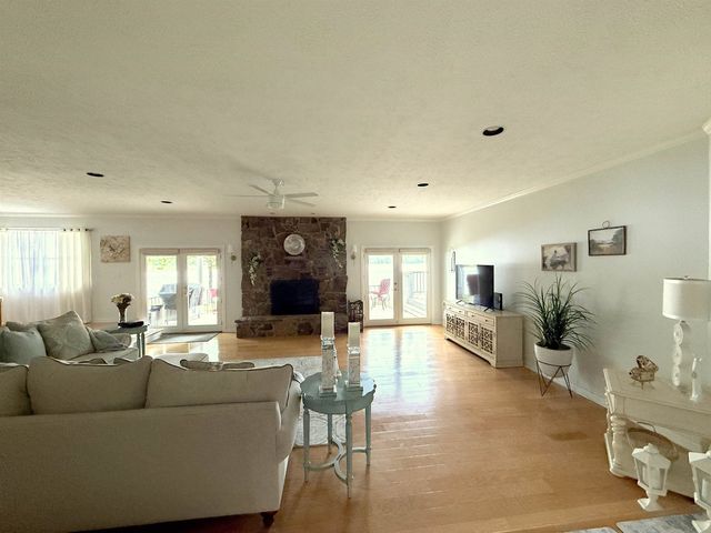 9 Keosauqua Drive, Cherokee Village, AR 72529