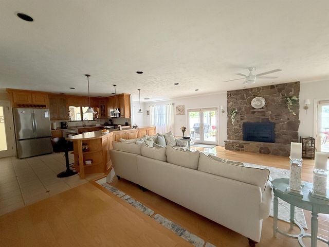 9 Keosauqua Drive, Cherokee Village, AR 72529