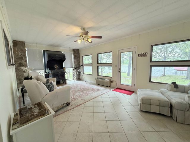 9 Keosauqua Drive, Cherokee Village, AR 72529