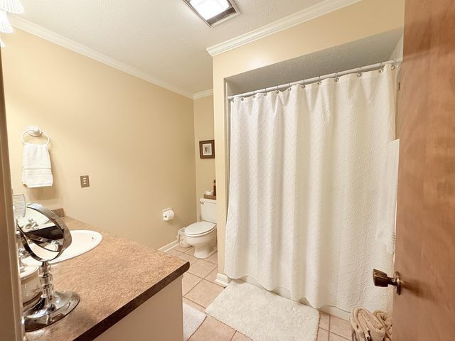 9 Keosauqua Drive, Cherokee Village, AR 72529