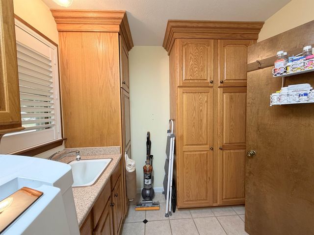 9 Keosauqua Drive, Cherokee Village, AR 72529