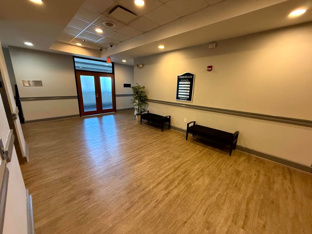 611 Burroughs and Chapin Blvd Ste 300, Myrtle Beach, SC 29577 — photo 5