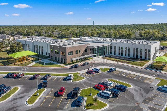 120 Periwinkle LN, Bastrop, TX 78602