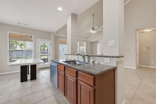5211 Shadow Breeze Lane, Katy, TX 77494