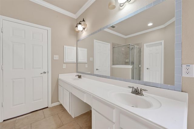 5211 Shadow Breeze Lane, Katy, TX 77494