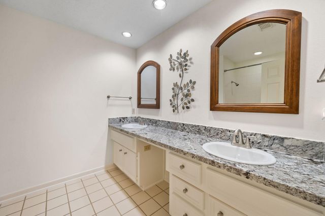 6007 Summer Oaks Drive, Humble, TX 77346