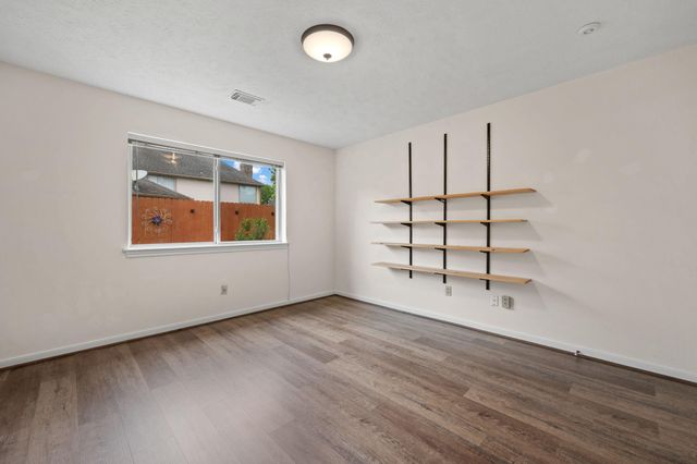 6007 Summer Oaks Drive, Humble, TX 77346