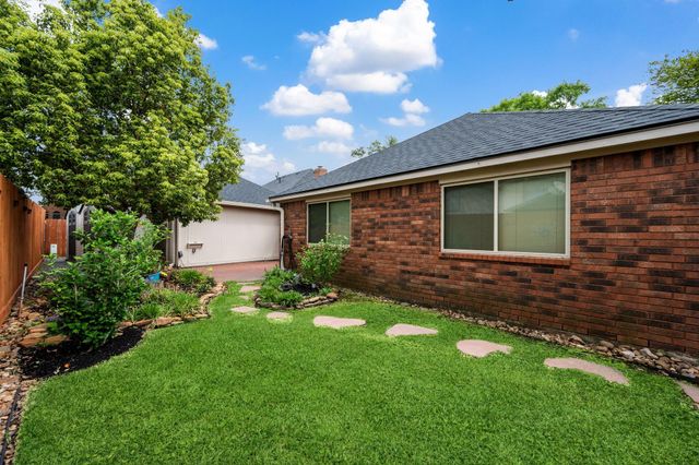 6007 Summer Oaks Drive, Humble, TX 77346