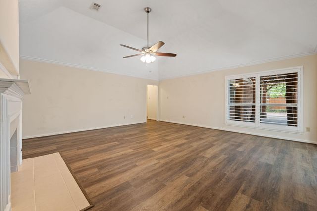 6007 Summer Oaks Drive, Humble, TX 77346