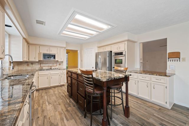 6007 Summer Oaks Drive, Humble, TX 77346