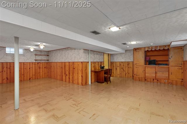 18258 Empire Avenue, Eastpointe, MI 48021