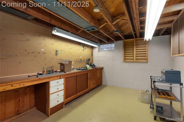 18258 Empire Avenue, Eastpointe, MI 48021