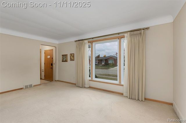 18258 Empire Avenue, Eastpointe, MI 48021