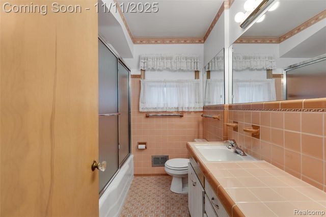 18258 Empire Avenue, Eastpointe, MI 48021