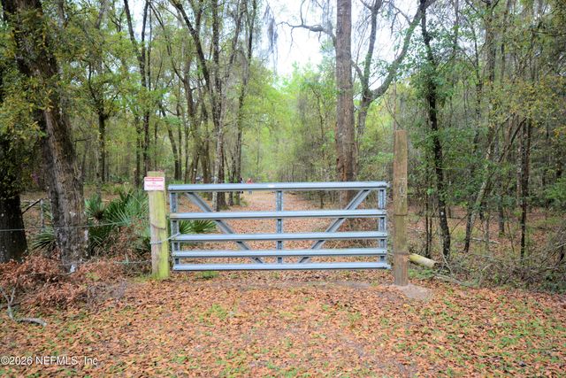 707 HILLSBOROUGH Avenue, Florahome, FL 32140