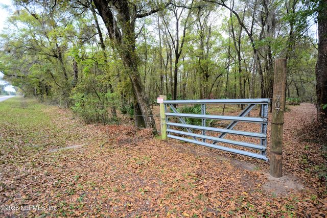 707 HILLSBOROUGH Avenue, Florahome, FL 32140