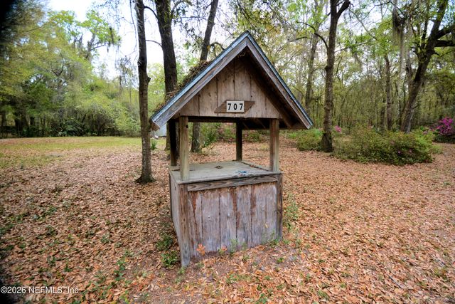 707 HILLSBOROUGH Avenue, Florahome, FL 32140