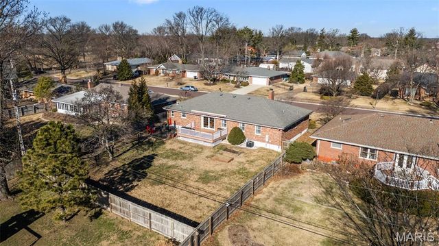 11842 Sunlind, Sunset Hills, MO 63127