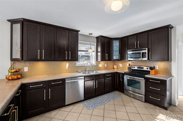 11842 Sunlind, Sunset Hills, MO 63127