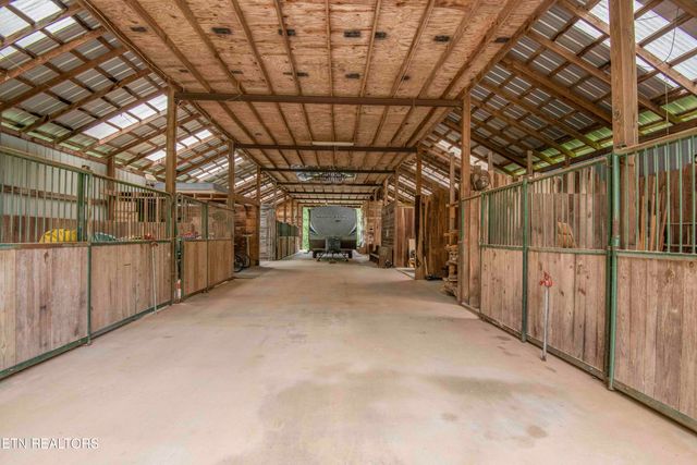 890 County Rd 51, Athens, TN 37303