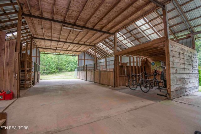 890 County Rd 51, Athens, TN 37303