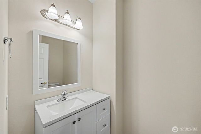 7530 NE 204th Place, Kenmore, WA 98028