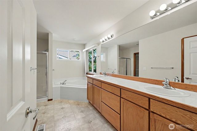 7530 NE 204th Place, Kenmore, WA 98028