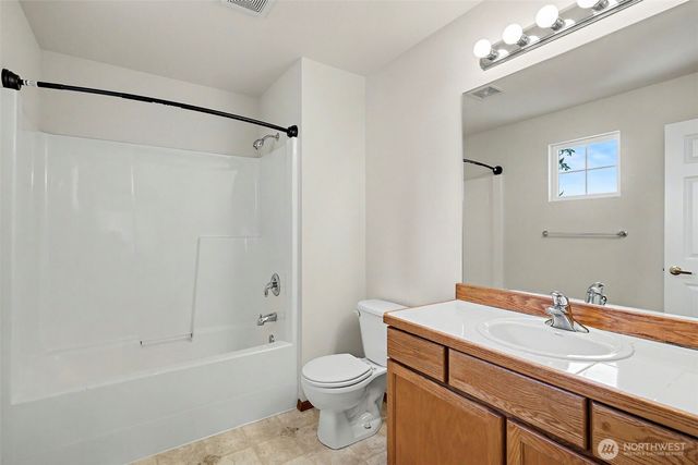 7530 NE 204th Place, Kenmore, WA 98028
