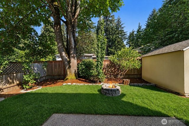 7530 NE 204th Place, Kenmore, WA 98028