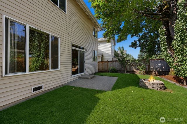 7530 NE 204th Place, Kenmore, WA 98028