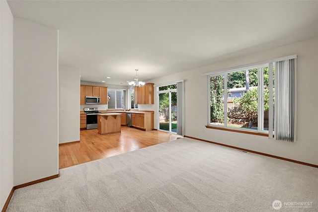 7530 NE 204th Place, Kenmore, WA 98028