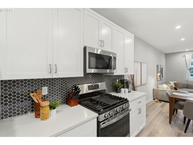 7074 Se BLANTON St, Hillsboro, OR 97123