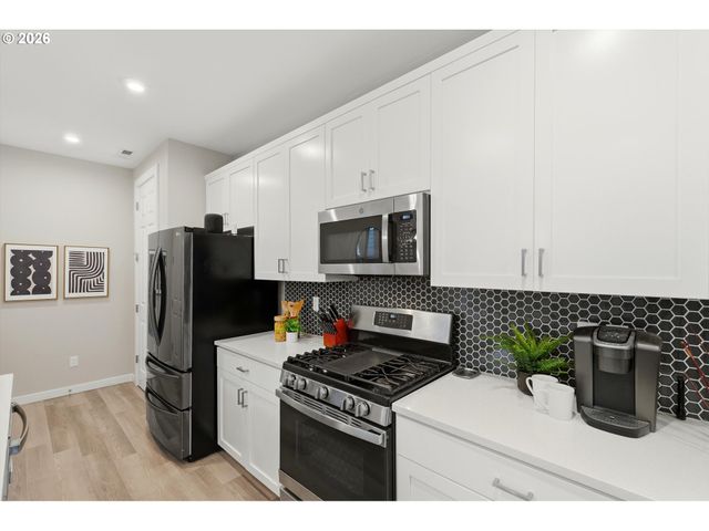 7074 Se BLANTON St, Hillsboro, OR 97123