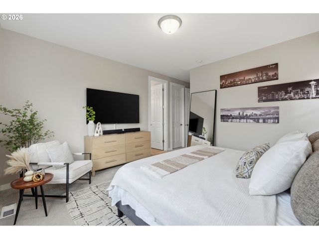 7074 Se BLANTON St, Hillsboro, OR 97123