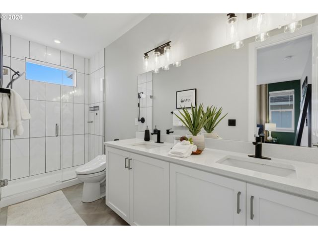 7074 Se BLANTON St, Hillsboro, OR 97123