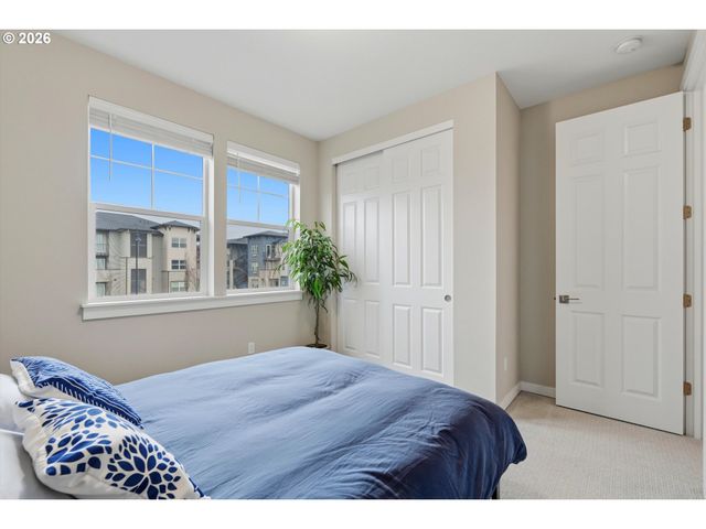 7074 Se BLANTON St, Hillsboro, OR 97123