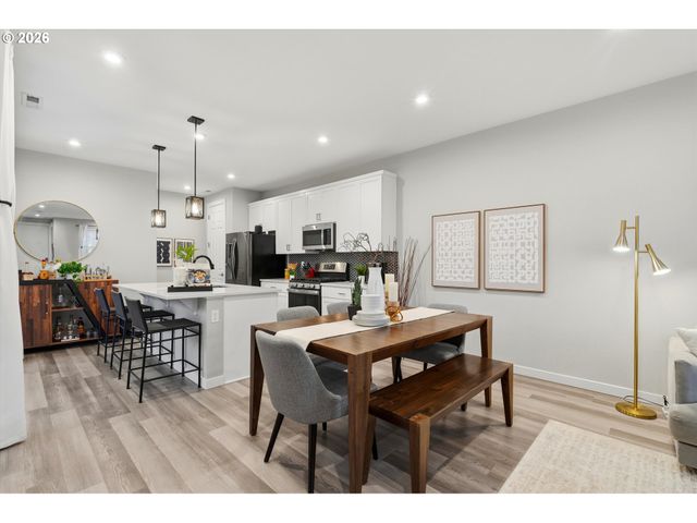 7074 Se BLANTON St, Hillsboro, OR 97123