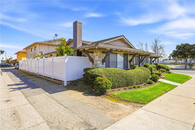 16732 Bartlett Lane, Huntington Beach, CA 92647